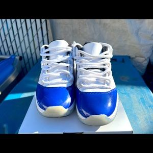 Air Jordan 11 navy blue ,white